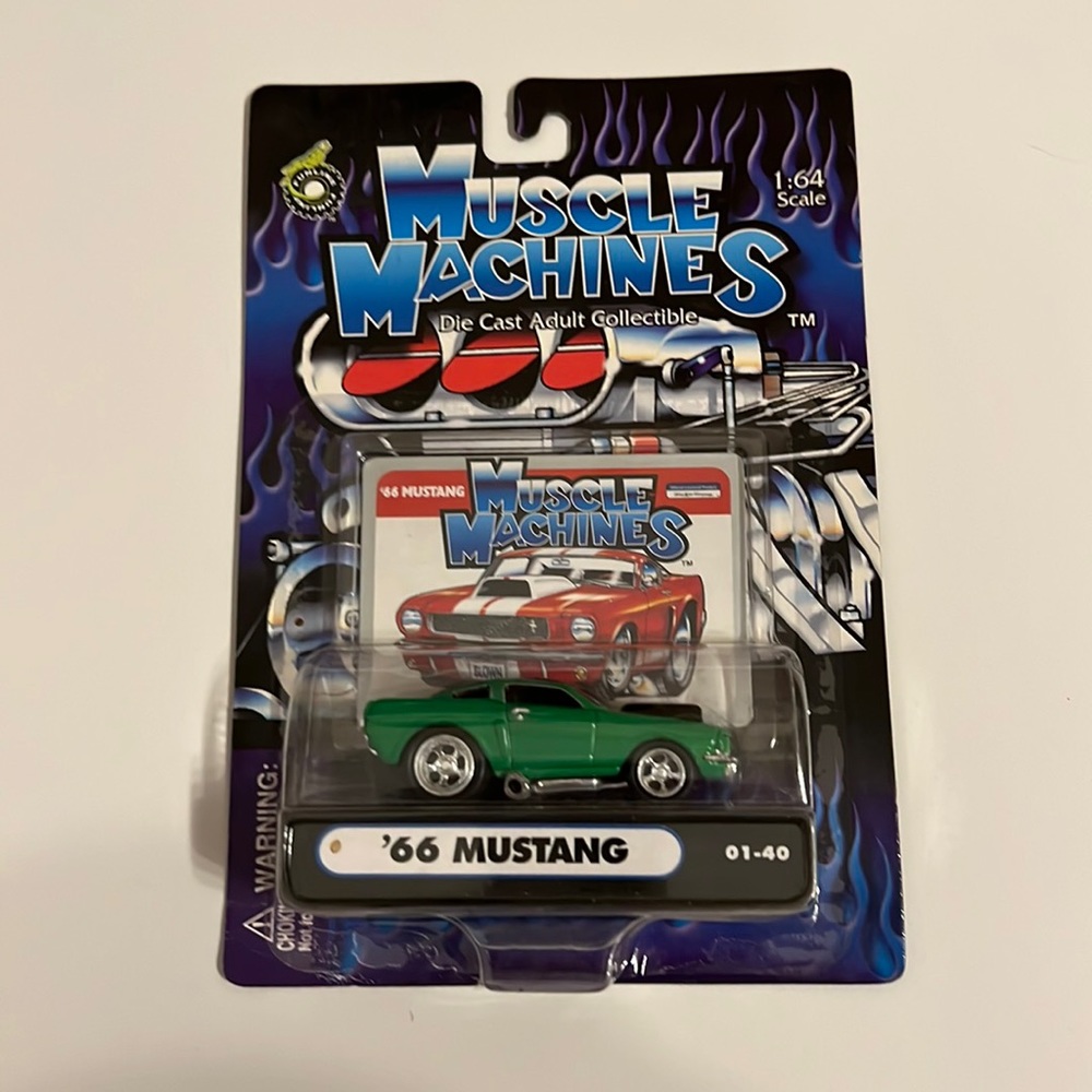 Fun Line Muscle Machines Green ‘66 Mustang. 1:64 Scale. 01-40 Die Cast.